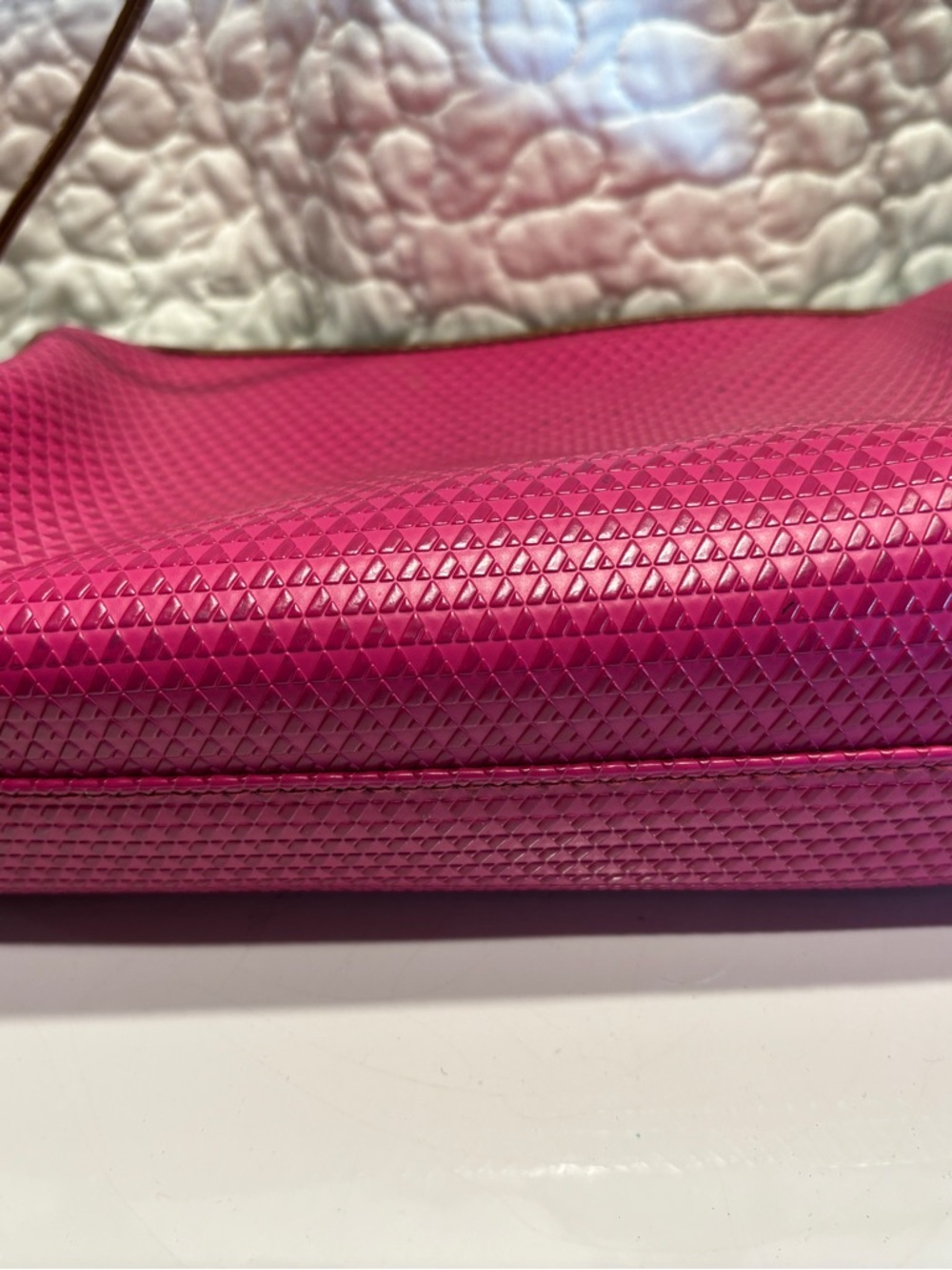Vintage Liz Claiborne Fuchsia Crossbody Bag with Tan Trim - Picture 9 of 9